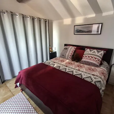 Double Avec Balcon Bed & Breakfast